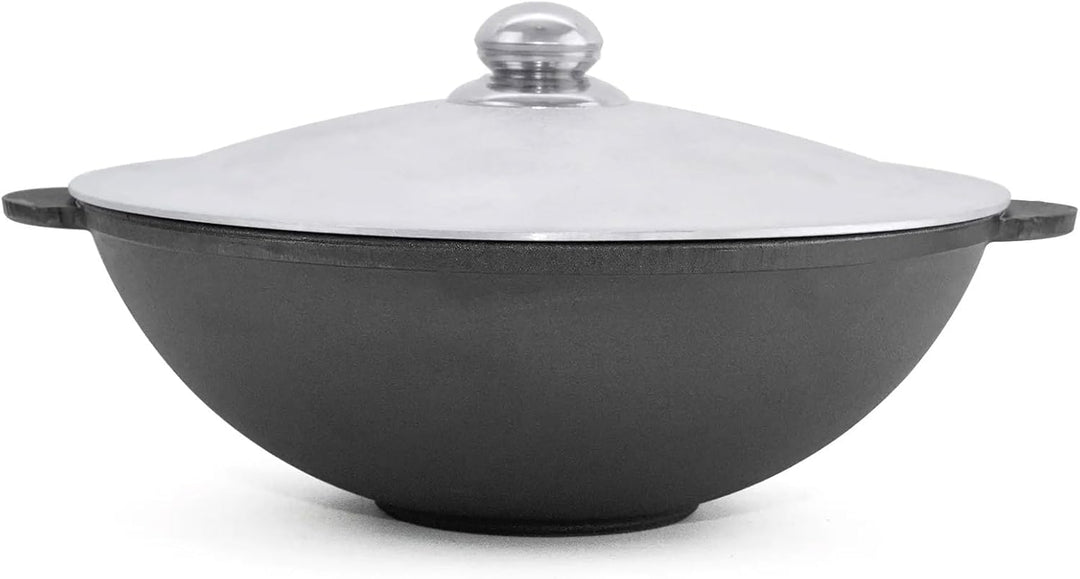 BIG-PAN Wok 30 cm Kazan aus Gusseisen 4,7 L mit zwei Griffen Aluminiumdeckel Bambus-Küchenutensilien