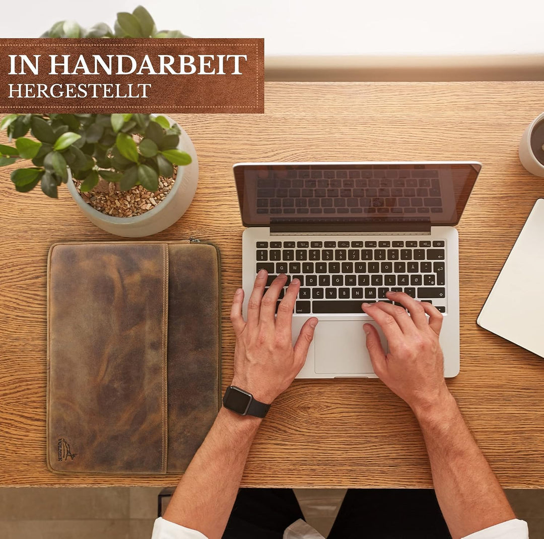 Fa.Volmer ® 15,6 Zoll Laptop Hülle aus edlem Büffelleder - braun - mit Metall-Reissverschluss - gepo