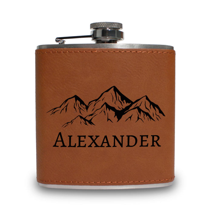 Flachmann personalisiert mit Gravur - Berge Design mit deinem Namen - Edelstahl mit Kunstleder - Ges