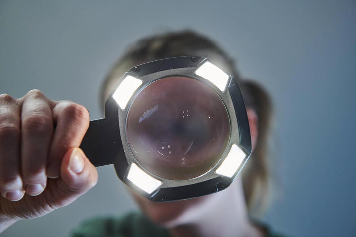 RYOBI 4 V USB-LITHIUM Akku-Lupenleuchte RML4-120G, 240 Lumen, inkl. 1 x 4 V 2,0 Ah Lithium Akku und