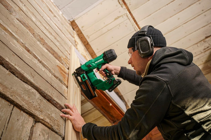 HiKOKI Akku-Stiftnagler 0° - 18 V, 25-64 mm Nägel, 16 Gauge - Kompakt, leicht, leistungsstark, LED-L