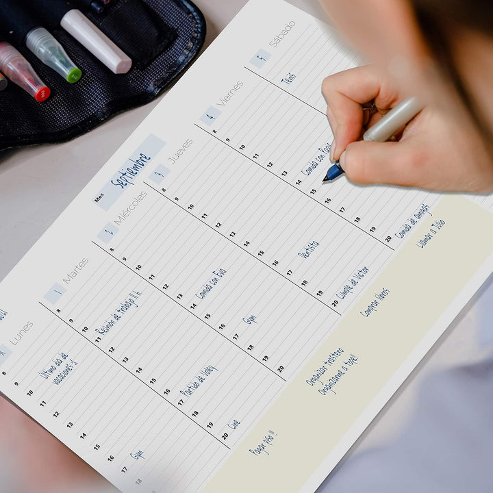 Undatierter Wochenplaner. DIN A4-Format, Schreibtischplaner, Wochenorganizer, Wochenagenda, -planer