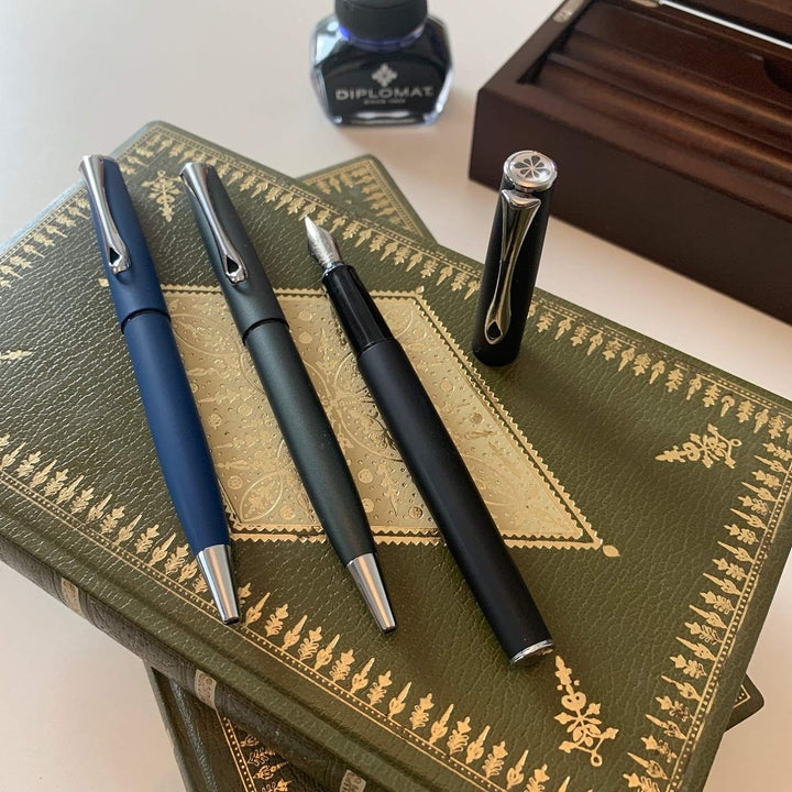 DIPLOMAT - D10425650 - Esteem - Stylo Bille - Noir Mat - Résistant et Élégant - Garantie 5 Ans Kugel