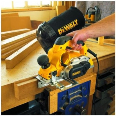 DeWalt Elektrischer Hobel D26500K mit grosser Messerwelle - präzise hobeln auch in hartem Holz – 82m