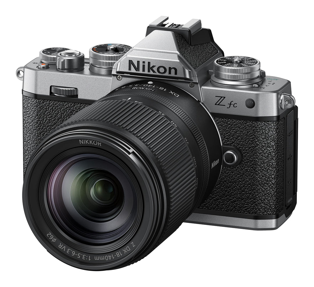 Nikon Z fc Kit Z DX 18-140mm 1:3.5-6.3 VR (20.9 MP, OLED-Sucher mit 2.36 Millionen Bildpunkten, 11 B