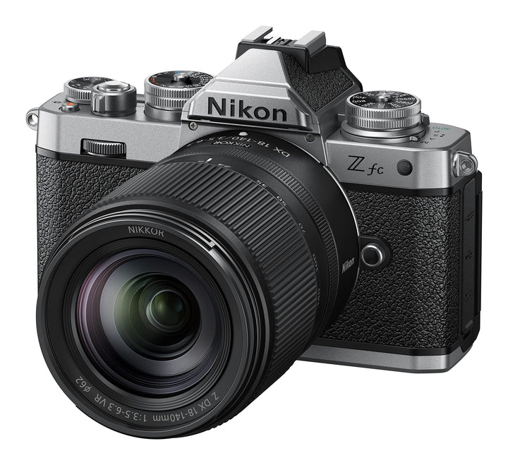 Nikon Z fc Kit Z DX 18-140mm 1:3.5-6.3 VR (20.9 MP, OLED-Sucher mit 2.36 Millionen Bildpunkten, 11 B