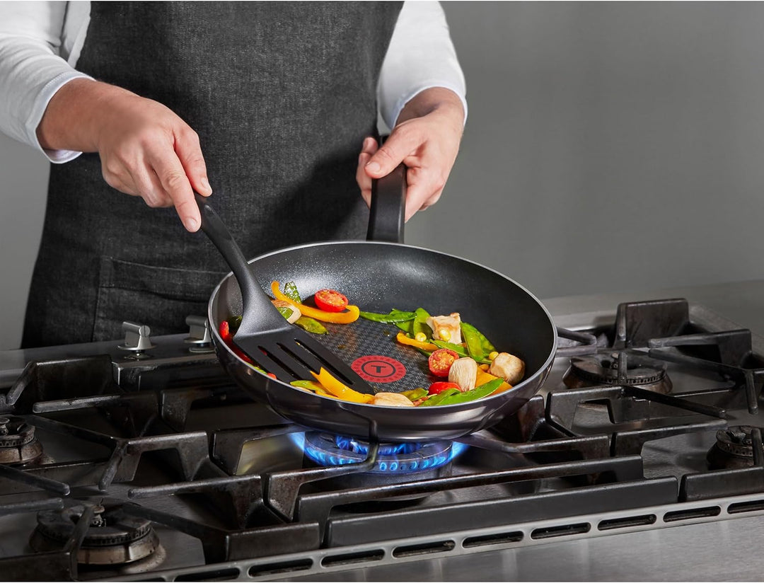 Tefal Resist Bratpfanne 24 cm beschichtet, nicht induktionsgeeignet, Titanium Antihaftversiegelung,