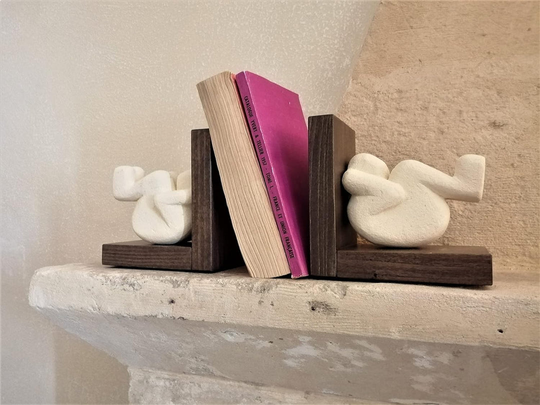 1 Paar Buchstützen Telamone mit Steinskulptur und Holzsockel, Moderne Design-Geschenkidee für Dekora