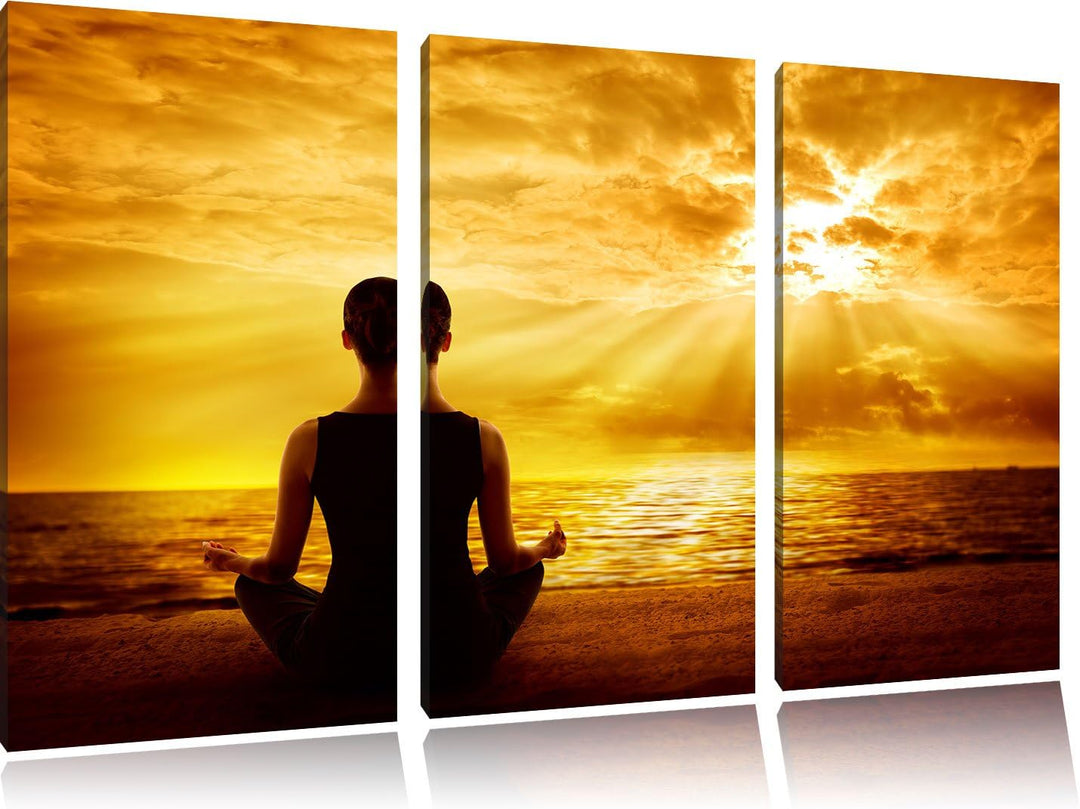 Pixxprint Frau meditiert am Strand als Leinwandbild 3 teilig/Grösse: 3 Teilig (120x80) / Wandbild/Ku