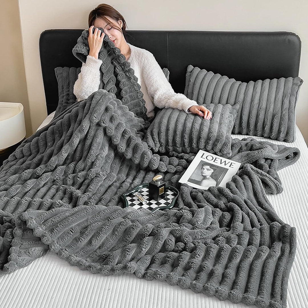 Kuscheldecke 150x200 cm, Dunkelgrau Cord Plüschdecke, Warme Dicke Sofadecken Geschenk, Fluffy Blanke