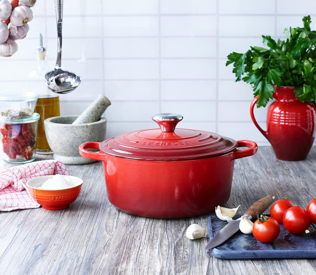Le Creuset Signature Gusseisen-Bräter mit Deckel, Ø 22 cm, Rund, Für alle Herdarten und Induktion ge