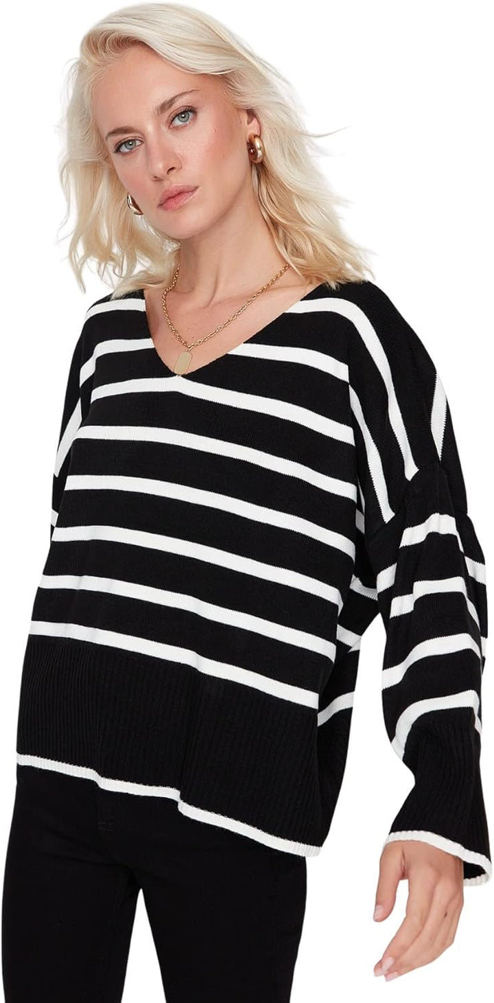 TRENDYOL Damen Normale Passform, Strickpullover mit V-Ausschnitt Pullover S Schwarz, S Schwarz