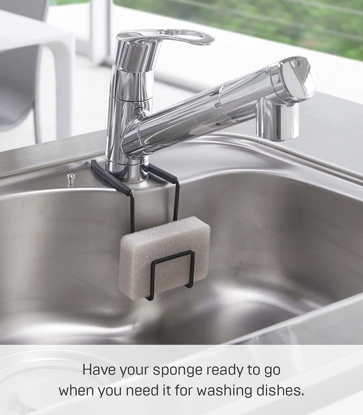 YAMAZAKI Home Wasserhahn Aufhängen – Küchen-Organizer für Spüle | Stahl | Schwammhalter, Legierter,