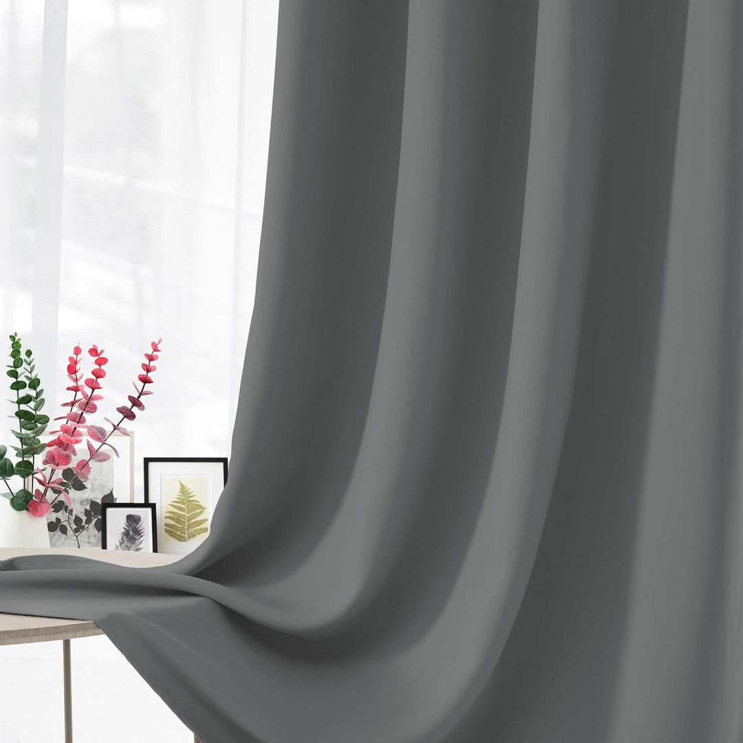 CUCRAF Verdunklungsvorhänge Thermovorhang Kälteschutz 2er Set H160 x B117cm Vorhänge mit Ösen Dunkel
