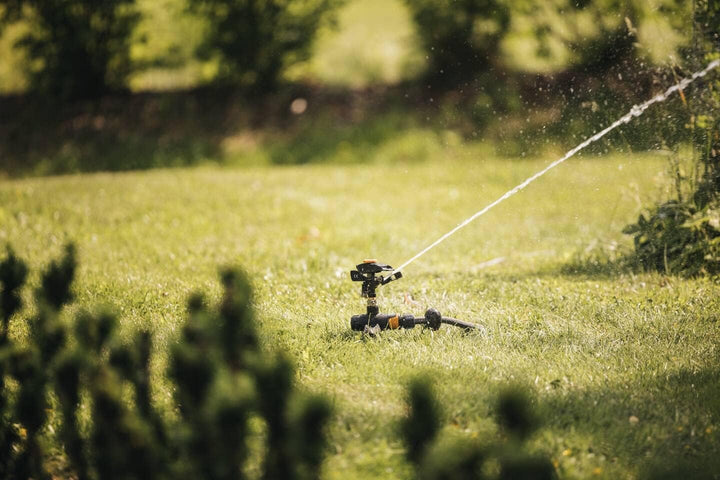 Fiskars Impuls-Sprinkler XL, Mit Abstandsregelung, Sprühbildkontrolle und Rotationskontrolle, Univer