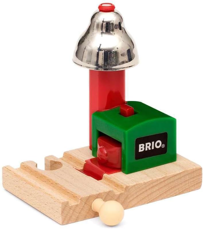 BRIO 33599 - Akku Lok mit Mini USB, bunt &amp; World 33754 - Magnetisches Glockensignal – Eisenbahnzubeh
