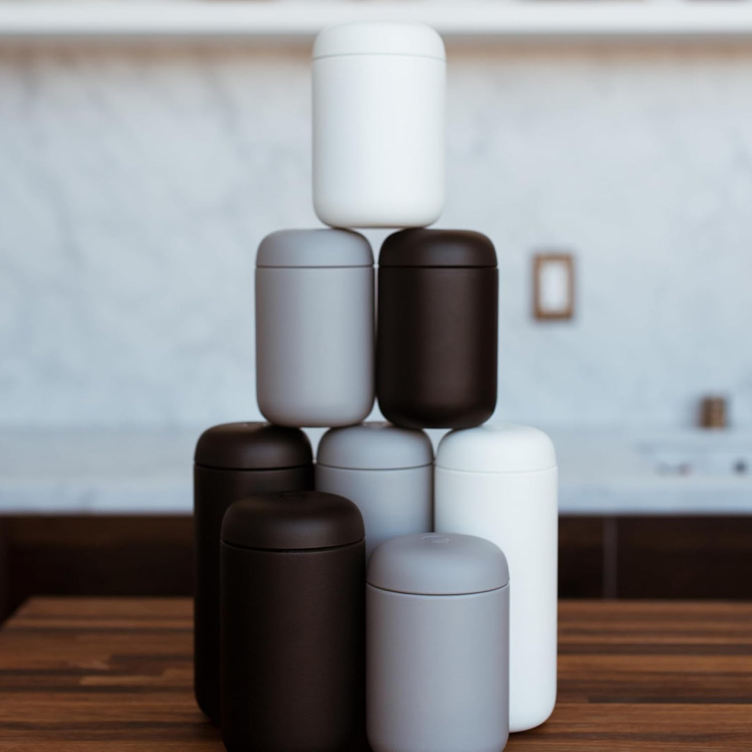 Fellow Carter Move Reisebecher – vakuumisolierter Edelstahl-Kaffee- und Teebecher mit Keramik-Innens