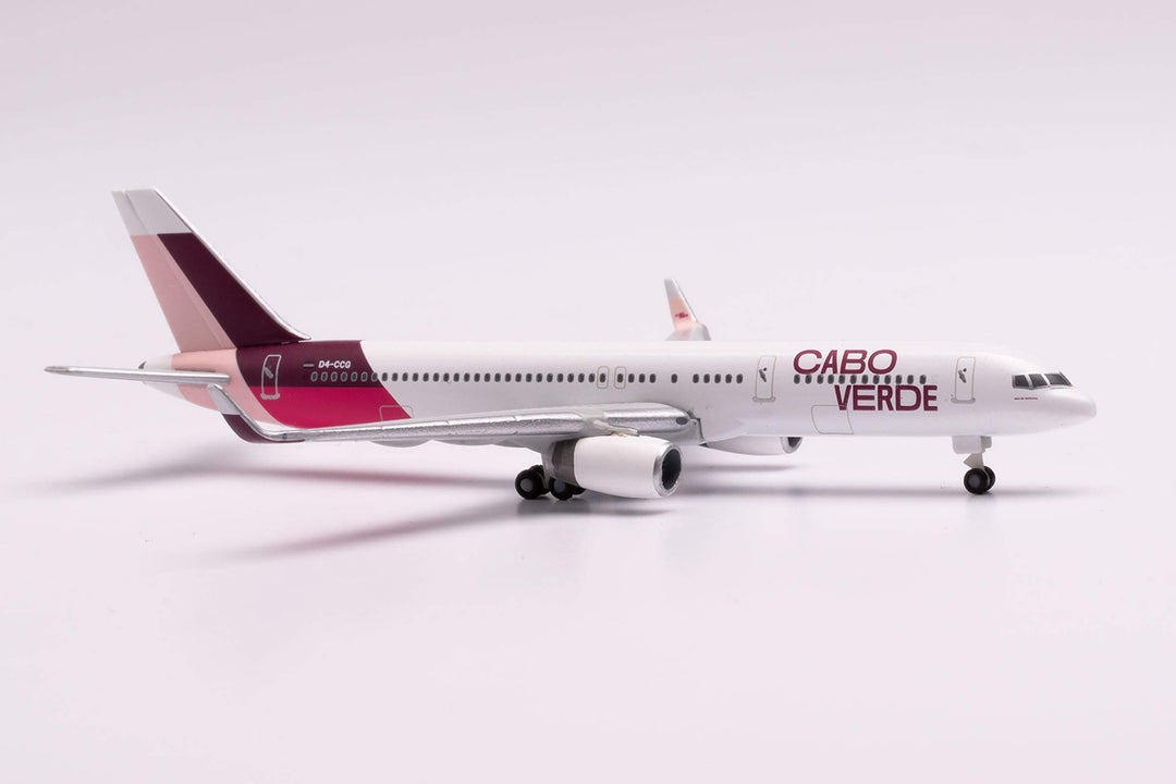 herpa 534598 Cabo Verde Airlines Boeing 757-200-Island of Santiago Colors – D4-CCG Baía de Tarrafal,