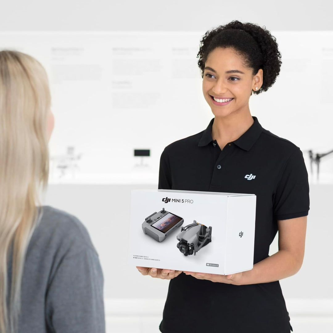 DJI Mini 5 Pro Fly More Combo mit DJI RC 2 und 1 Jahr Care Bundle, 4K Drohne mit Kamera für Anfänger