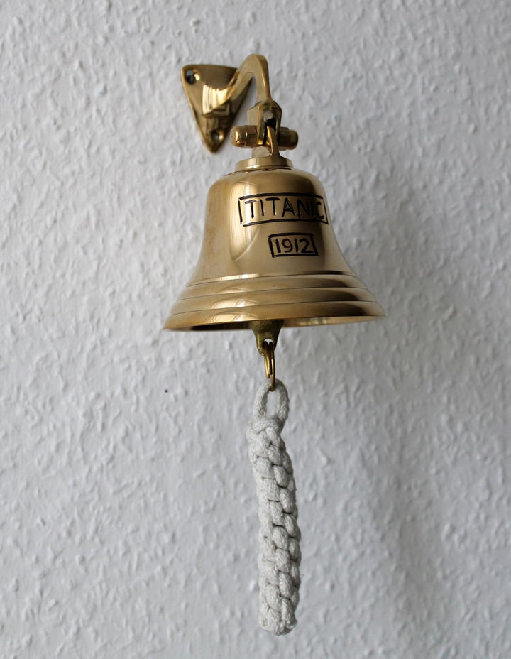 Glocke Messing poliert Schiffsglocke Ø ca. 10cm 440g Gravur TITANIC 1912