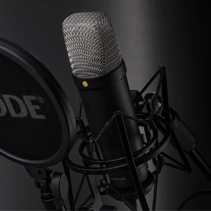 Rode NT1 5th Generation XLR USB Studio-Mikrofon Schwarz + K&M 23840 Gelenkarm-Stativ + keepdrum Mikr
