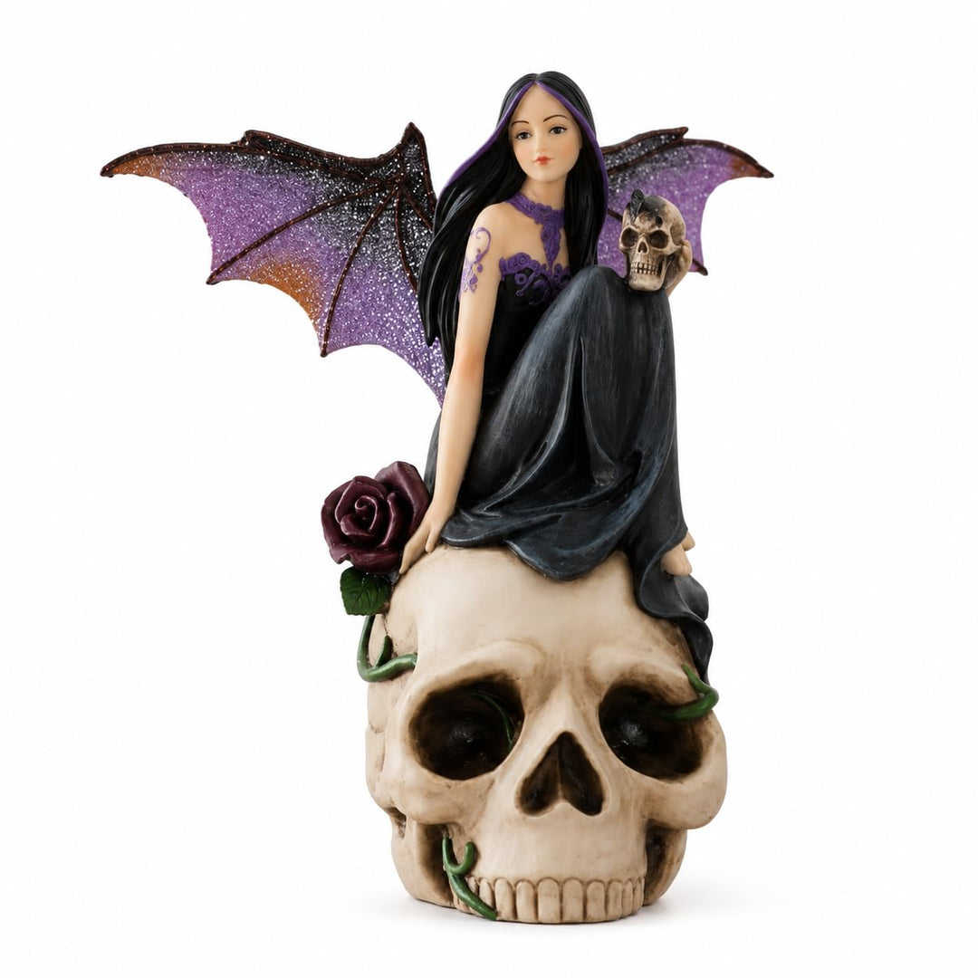 Comfy Hour Fairyland-Kollektion, 17,8 cm, Polyresin, dunkle Feen-Hexe auf Totenkopf, Heimdekoration