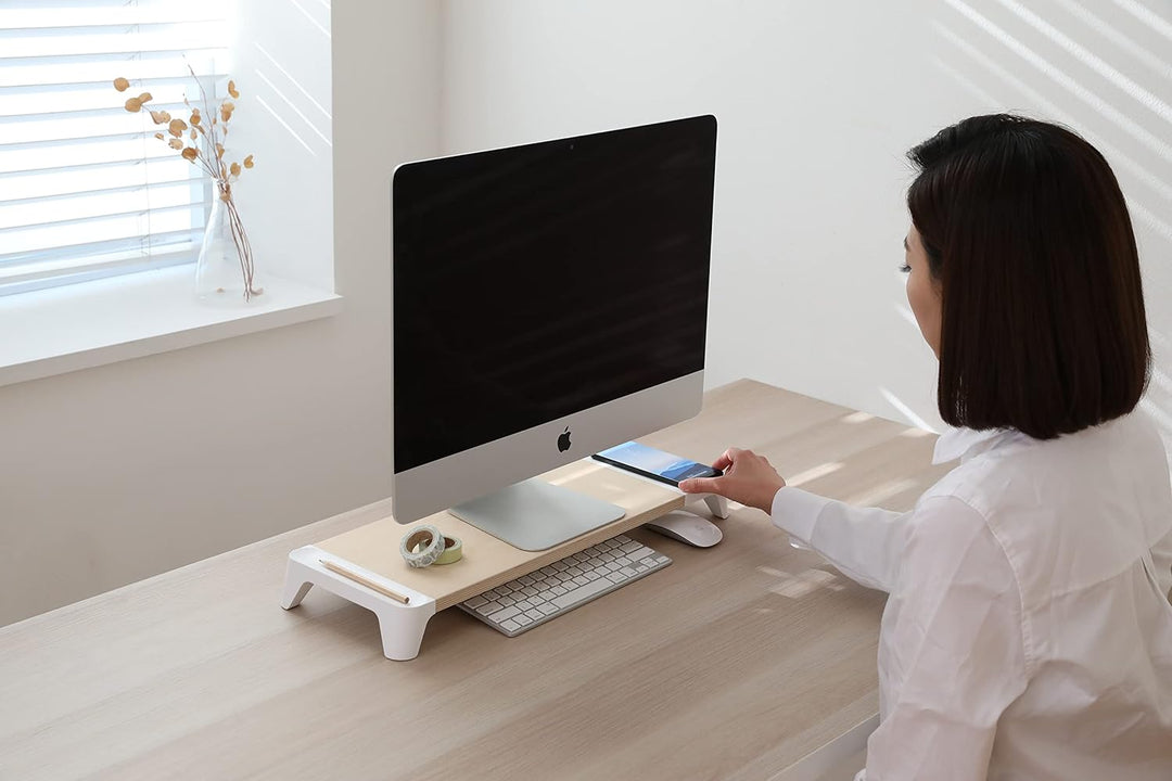POUT Eyes6 - Monitor Stand with Quick Charger Light Wood (Maple) Colour with White Finish Ladestände