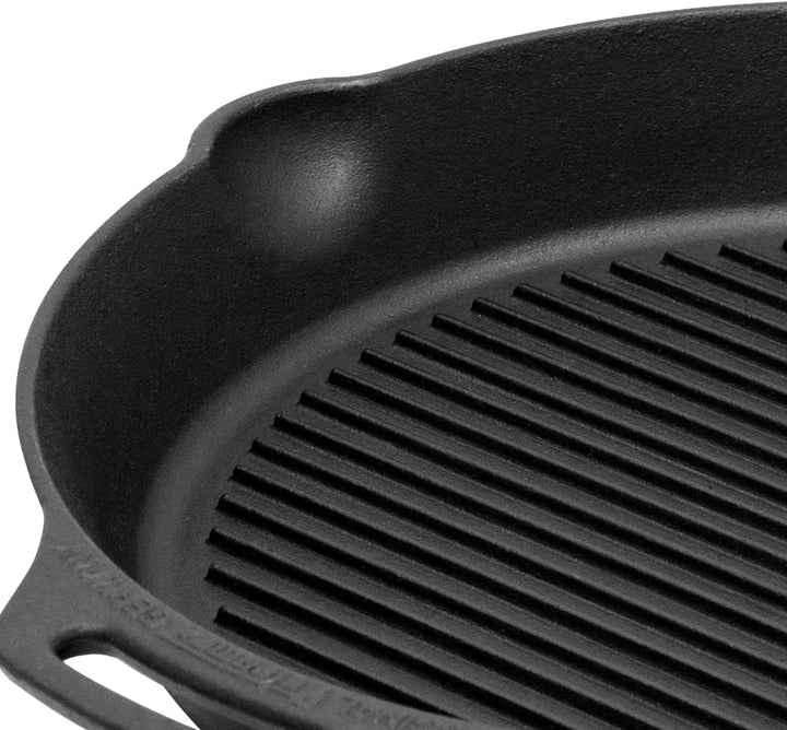 Petromax Grill-Feuerpfanne mit Stiel - Grillpfanne aus Gusseisen für alle Herdarten, Gasflamme, Back