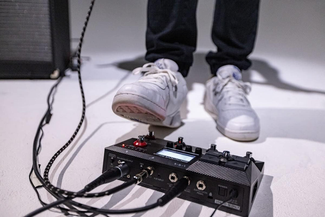 Zoom - B2 FOUR - Multi-Effekt-Pedalboard für Bass