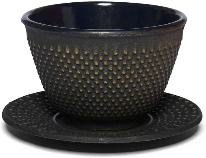 MAOCI Gusseisen Teeset Akita 0,7l schwarz-gold + 2 Becher und Gusseisen-Untersetzer