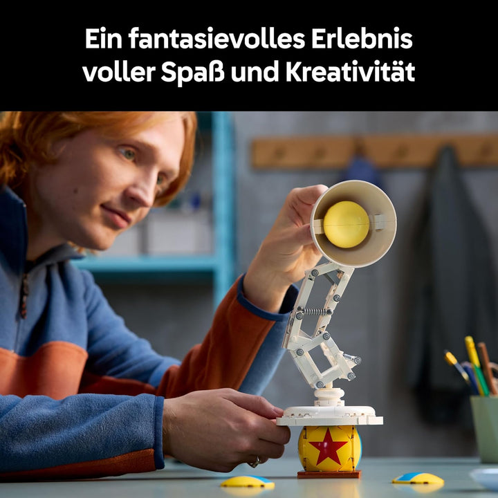 LEGO Ideas | Disney Pixar Set - Spielset mit Schreibtischlampe zum Bauen - Spielzeug für Erwachsene