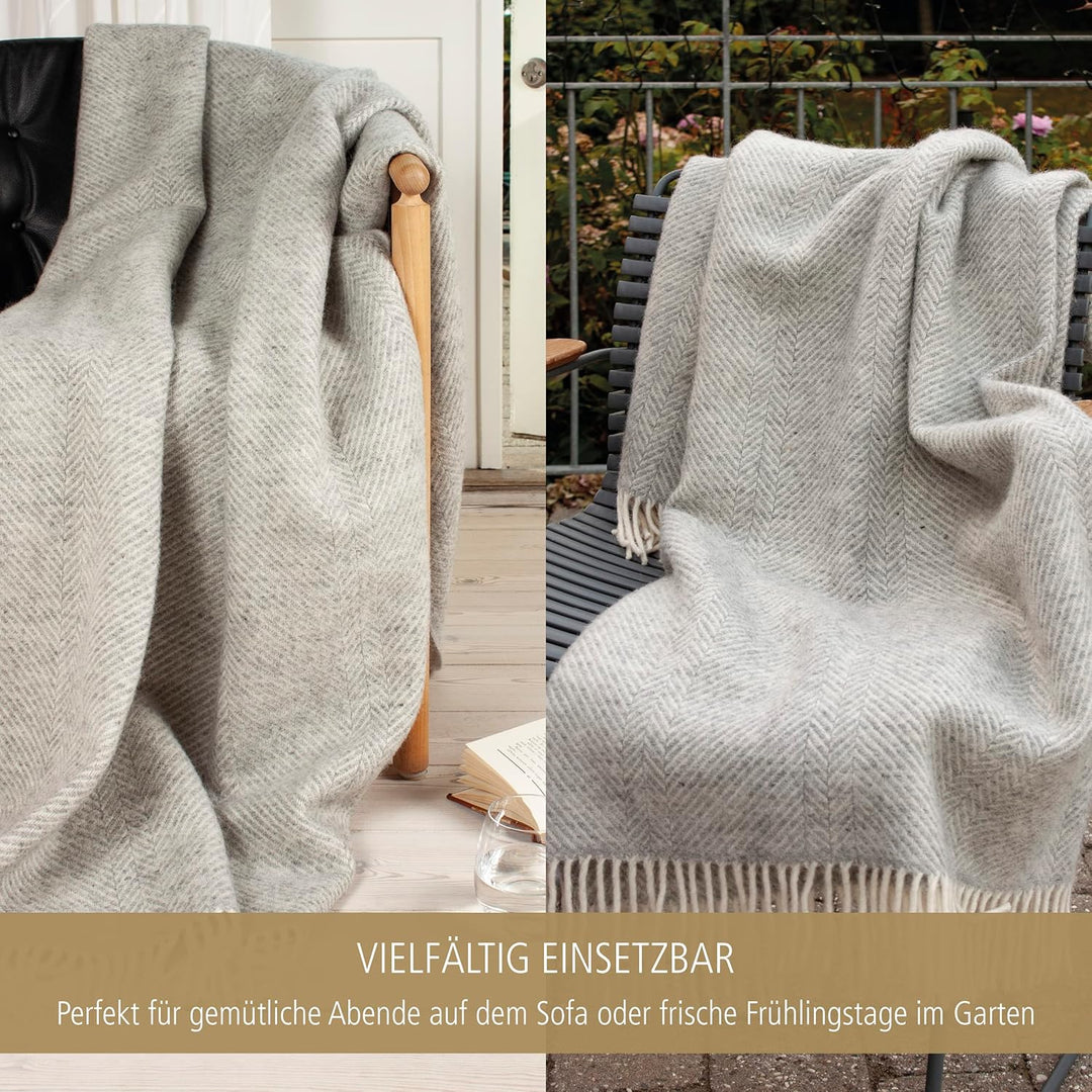 Arctic Wolldecke Herringbone - Hochwertiges Plaid mit Fischgrätmuster im Scandi Design - 100% Schurw