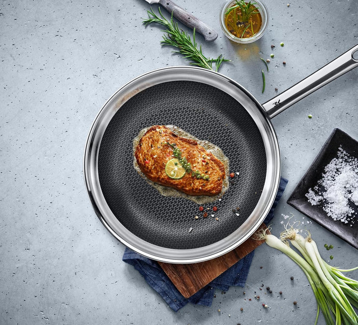 WMF Set 2-teilig Profi Resist Wabenpfanne 24cm und 28cm, Servierpfanne Induktion, für alle Herdarten