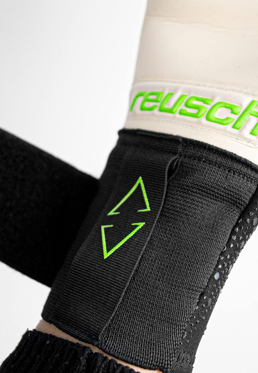 Reusch Pure Contact Gold Unisex Torwarthandschuhe mit Innennaht Schnitt und Grip Gold Belag, geeigne