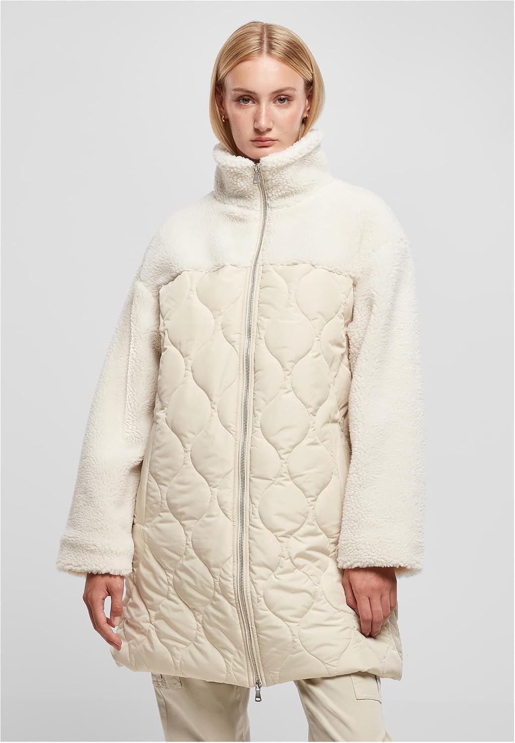 Urban Classics Ladies Oversized Sherpa Quilted Coat, Oversize Fit Frauen Mantel mit Taft gefüttert,