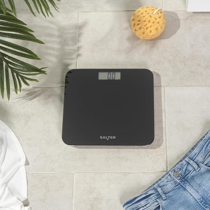 Salter Digitale Personenwaage – Batteriefreie Körperwaage, Gehärtete Glasplattform, Einschaltbar dur