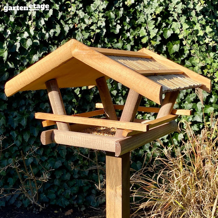 GARTENETAGE Vogelhaus mit Reetdach/Vogelfutterhaus aus Holz/Vogelhaus mit Ständer wetterfest/Vogelhä