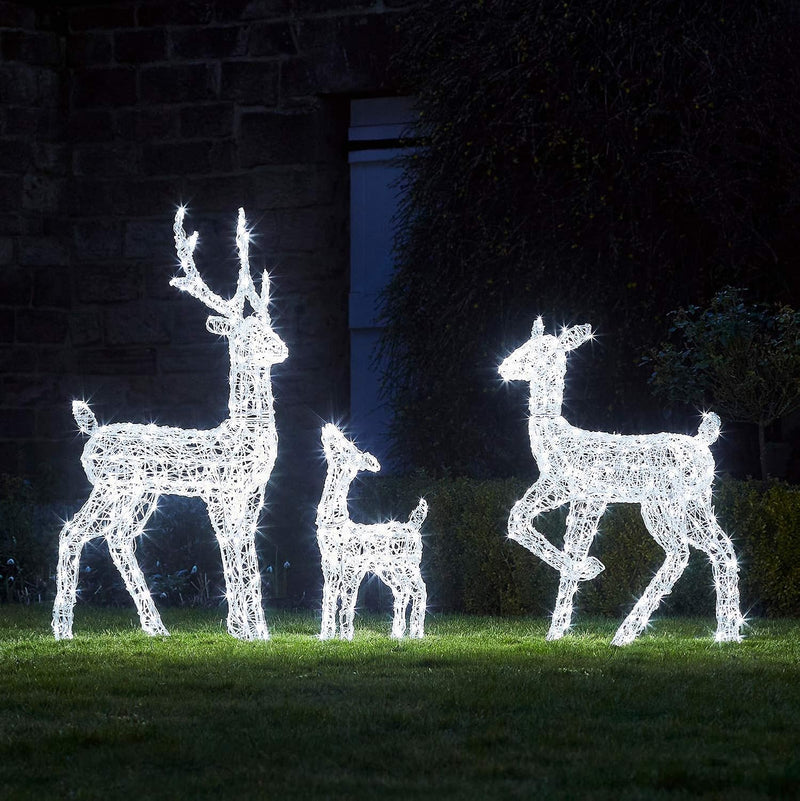 Lights4fun 120cm Swinsty LED Rentier Familie Acryl weiss Timer Rentier Weihnachtsfigur Weihnachtsbel