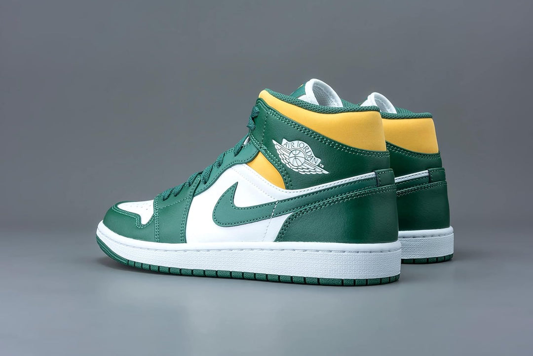 Nike Damen WMNS Air Jordan 1 Mid Sneaker 38.5 EU Grün, 38.5 EU Grün
