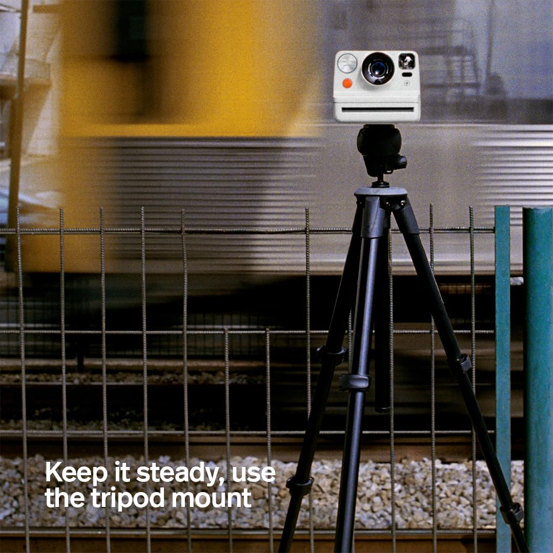 Polaroid - Now+ Gen 3 - Sofortbildkamera mit Bluetooth-Verbindung - Bundle Kamera + Farbfilm (16 Fot