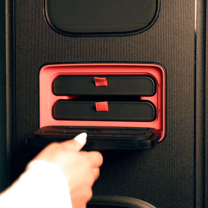 Der JBL Battery 600 Duo mit Ladecase lässt Sich in Sekundenschnelle austauschen, damit Ihre JBL Part