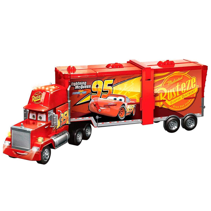 Mattel Disney Cars FPK72 Macks Mega-Rennwelt Spielzeug