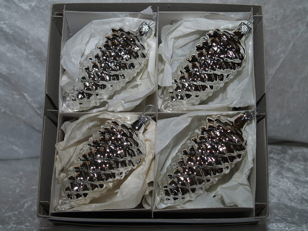 Christbaumschmuck Lauscha Zapfen Silber - Mundgeblasener Weihnachtsbaumzapfen - 4 Stck. pro Box - Kl