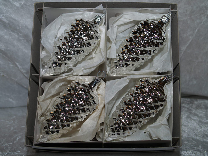 Christbaumschmuck Lauscha Zapfen Silber - Mundgeblasener Weihnachtsbaumzapfen - 4 Stck. pro Box - Kl