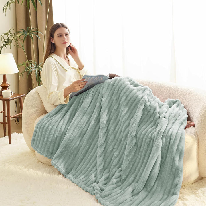 WAVVE Kuscheldecke Flauschig Decke, Fleecedecke, Sofadecke, Couchdecke, Weiche Flanell Wohndecke für