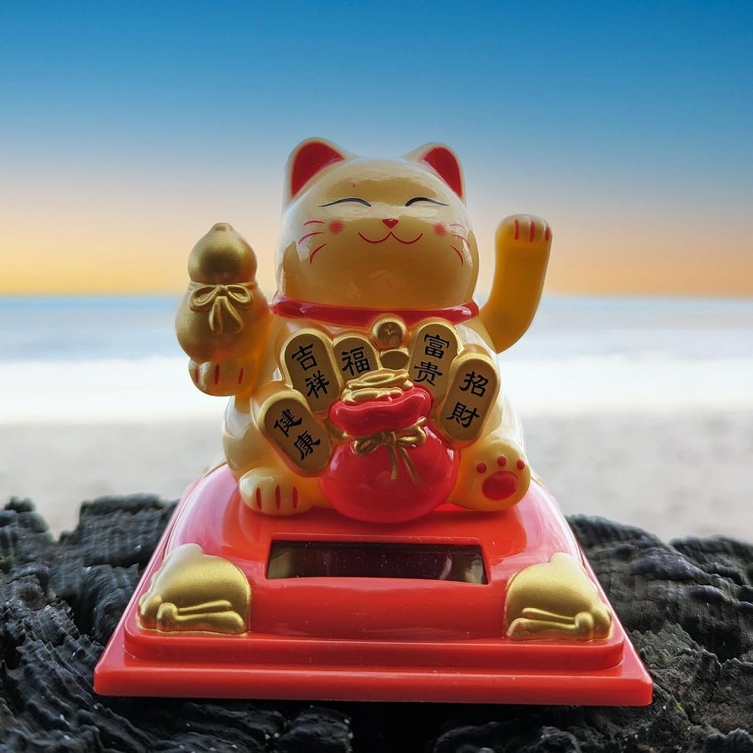 Freak Scene Glückskatze Maneki-Neko Vermögen Solar auf Sockel 8cm beige Winkekatze Lucky cat, Beige