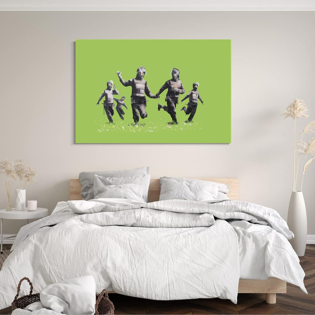 Printed Paintings Leinwand (80x60cm): Banksy - Police Officers in Field Polizei-Offiziere auf grü 80