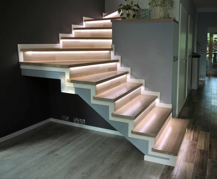 Proventa LED-Treppenstufenbeleuchtung für 15 Stufen dimmbar 22W warmweiss