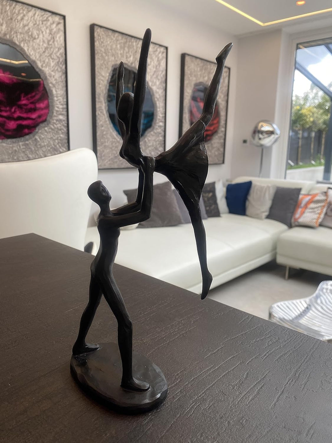 Tanzlift-Skulptur, männliche Tänzerin hebt seine Partnerin, Polyresin, Skulptur für Ehefrau, Ehemann