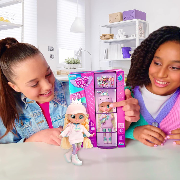 BFF Babys Papageien Stella | Sammlerbare modische Puppe mit Langen Haaren, Stoffkleidung und 9 Zubeh